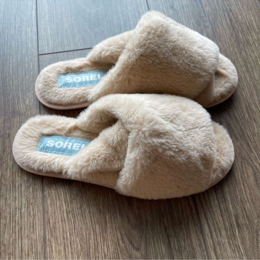 Sorel Plush Beige Slippers